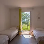 Face Au Mont Bouquet Villa Servas (Gard)