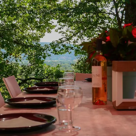 Face Au Mont Bouquet * Servas (Gard)